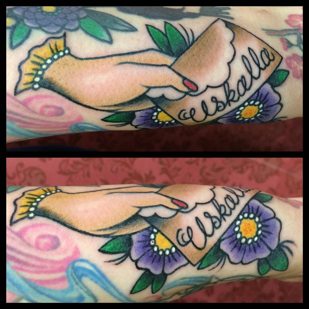 hand tattoo, hand and envelope, old school tattoo, neo traditional tattoo neotraditional tattoo, neo traditional, neotraditional, color tattoo, colour tattoo, zombie tattoo, zombie tattoo helsinki, tatuointi, old school tatuointi, traditional tattoo,